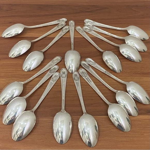 16pcs Vintage WM ROGERS International Silver Silver-plated US. President Spoons - Picture 3 of 16